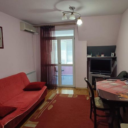 Spring Nebula Aparthotel Varna Bagian luar foto
