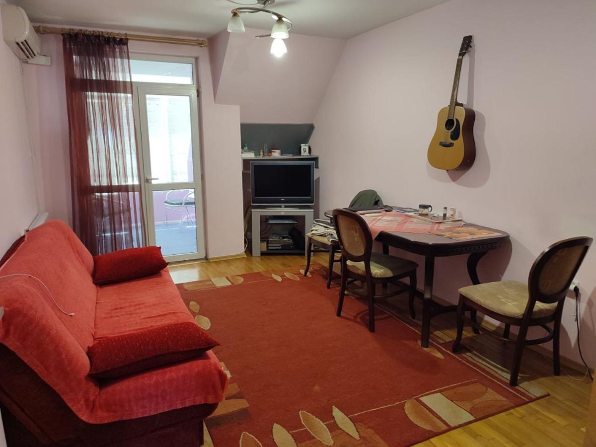 Spring Nebula Aparthotel Varna Bagian luar foto