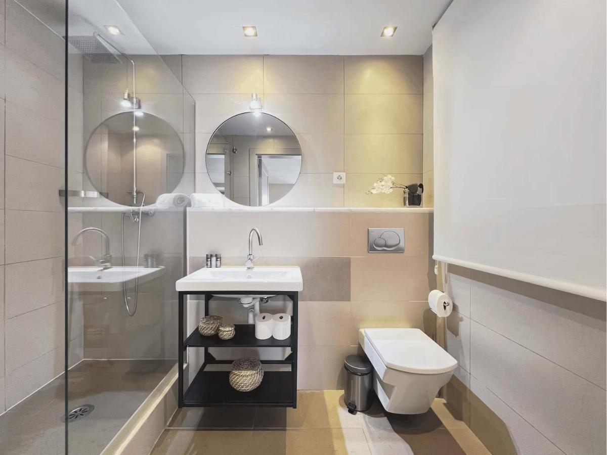 Spring Nebula Aparthotel Varna Bagian luar foto
